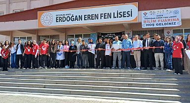 Gençlerin bilimsel projeleri görücüye çıktı