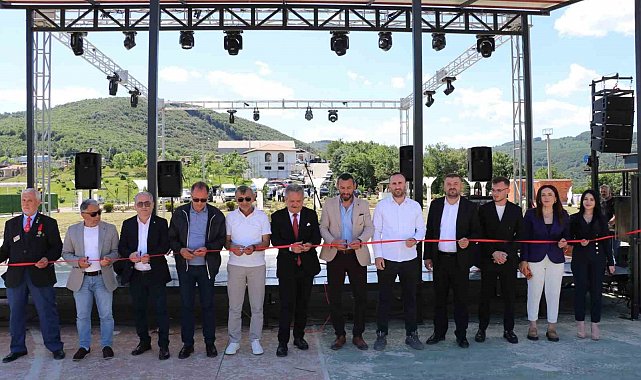 Gençlerin mutluluklarına ortak olacak