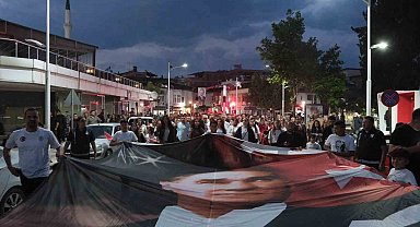Gençlik coşkusu Sarıgöl sokaklarını aydınlattı