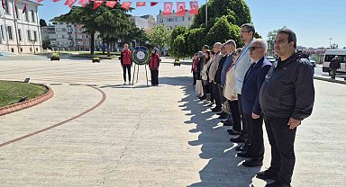 Gençlik Haftası etkinliklerinde caddeden geçen herkes İstiklal Marşı'na eşlik etti