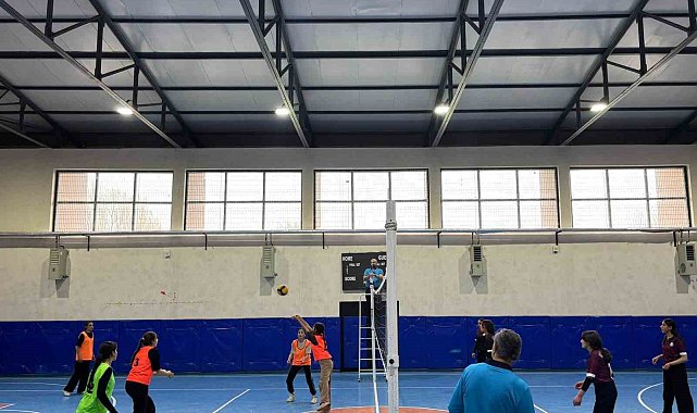 Gençlik Haftası'nda tribünler doldu: Kaymakam Tutal'dan genç sporculara destek