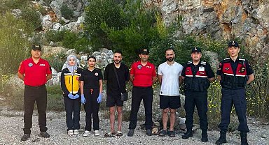 Gezmek için gittikleri Gizli koyda kaybolan 2 kişi JAK timlerince kurtarıldı