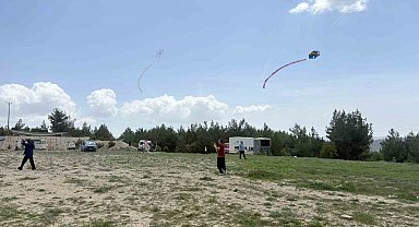 Gökyüzünü uçurtmalar renklendirdi
