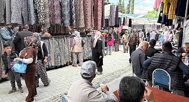 Gördes pazarında bayram bereketi