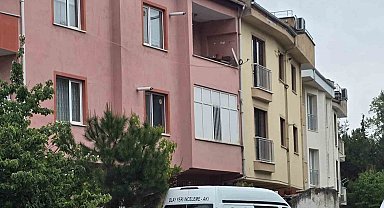 Haber alınamayan öğretmen evinde ölü bulundu