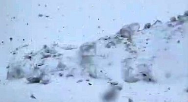 Hakkari'de mayıs ayında kar yağışı