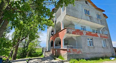 Hasköy'de yılanlar bir evi sardı: Aile geceleri uyuyamıyor
