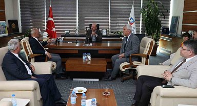 Hem bayramlaştılar hem de ilçe gündemini değerlendirdiler