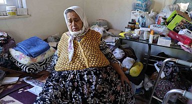 Her geçen gün karnı büyüyen çaresiz kadın 170 kiloya ulaştı, artık hareket edemiyor