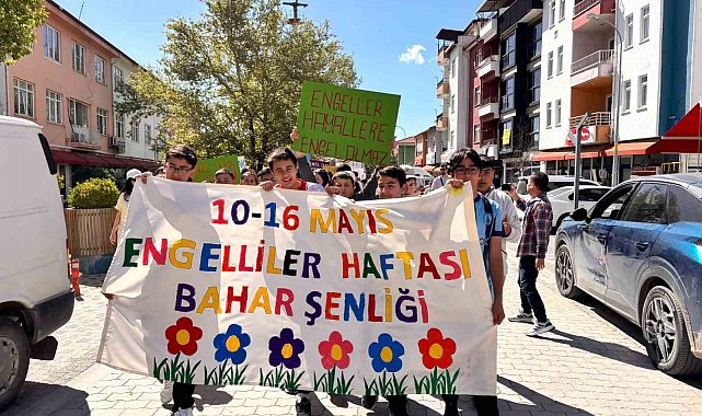 Hisarcık Şehitler Ortaokulu'nda Bahar Şenliği