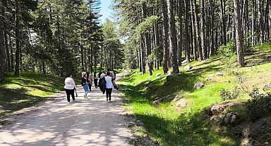 Hisarcık'ta özel öğrencilerinde katıldığı doğa yürüyüşü