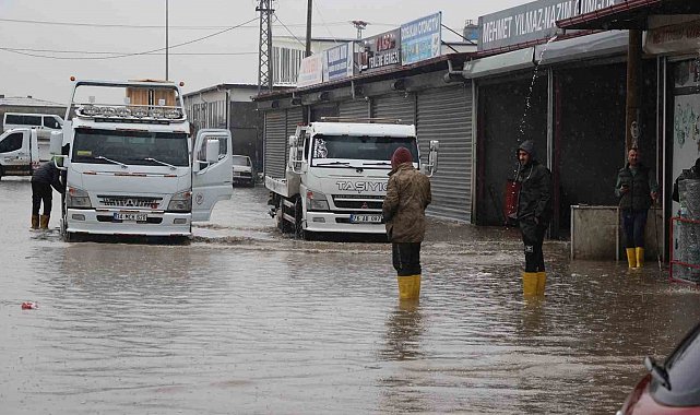 Iğdır küçük sanayi sitesindeki iş yerleri sular altında kaldı