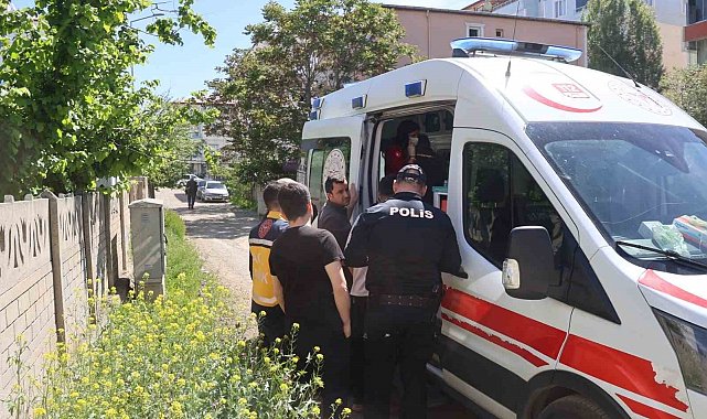 Iğdır'da çatı katı yangınında anne ve down sendromlu çocuk dumandan etkilendi