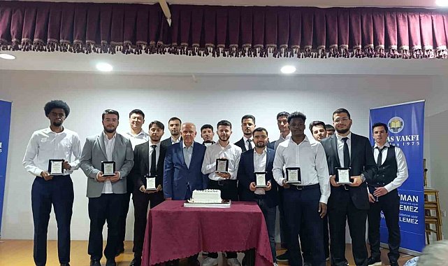 İhlas Vakfı Sıla Öğrenci Yurdu'nda öğrencilerin mezuniyet heyecanı