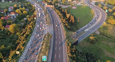 İki ana güzergahta trafik yoğunluğu sürüyor