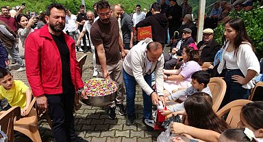 İki asırlık gelenek çocukların bayram sevincine dönüşüyor