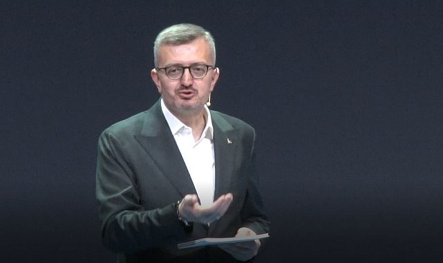 İletişim Başkanı Duran: "Kısa videoların bizi derin okumadan mahrum bırakmaması lazım"