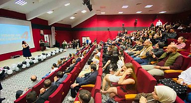 İletişim öğrencileri sektör temsilcileriyle buluştu