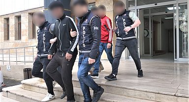 İnşaat alanında suçüstü yakalanan 2 hırsızlık şüphelisi tutuklandı