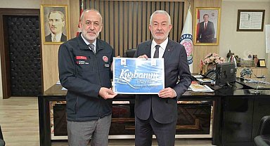 Isparta Belediye Başkanı Başdeğirmen kurban bağışında bulundu
