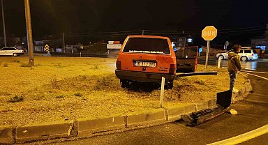 Isparta'da iki otomobil kavşakta çarpıştı
