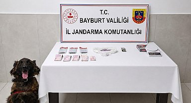 İstanbul'dan Bayburt'a uyuşturucu getiren 3 şüpheli yakalandı
