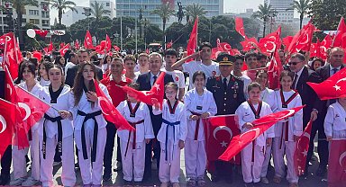 İzmir'de 19 Mayıs coşkuyla kutlandı