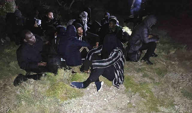 İzmir'de 3'ü çocuk 29 düzensiz göçmen yakalandı
