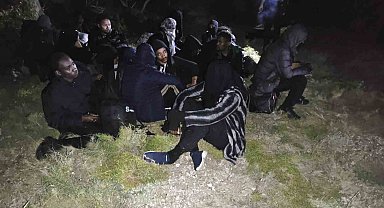 İzmir'de 3'ü çocuk 29 düzensiz göçmen yakalandı