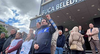 İzmir'de belediye memurlarının 'TİS' eylemi sürüyor
