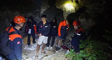 İzmir'de ormanlık alanda kaybolan 4 genç sağ salim bulundu