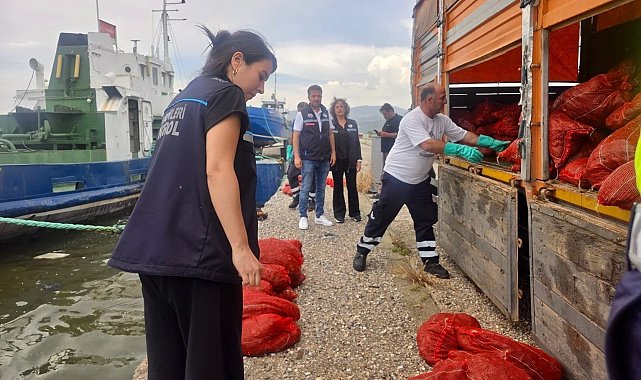 İzmir'de yasa dışı su ürünleri avcılarına ağır darbe: 7 ton kaçak midye ele geçirildi