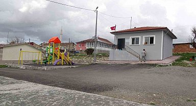 Jandarmadan köy okuluna destek