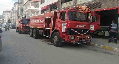 Kafenin mutfağında korkutan yangın