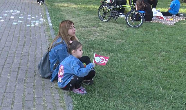 Kağıthane'de gençler 19 Mayıs Atatürk'ü Anma Gençlik ve Spor Bayramı'nı konserle kutladı