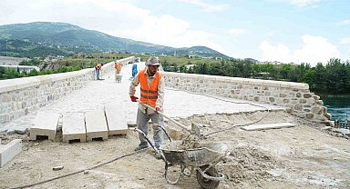 Kahramanmaraş'ta tarihi Ceyhan Köprüsü yenileniyor