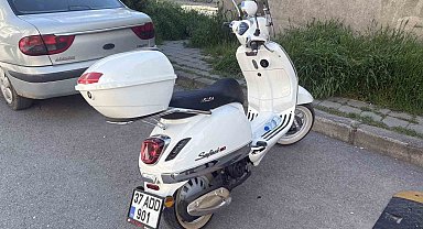 Kaldırıma çarpan motosikletin sürücüsü yaralandı