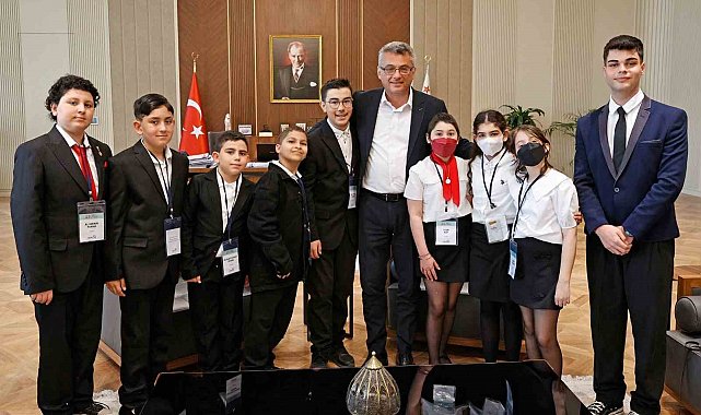Kanseri yenen 8 kahraman çocuk Kıbrıs'ta devletin zirvesiyle buluştu