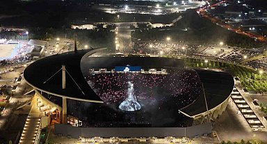 Kanye West konseri havadan görüntülendi