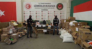 Kapıkule'de dev operasyon: Milyonlarca liralık kaçak eşya ve uyuşturucu ele geçirildi