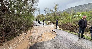 Karabük'te sağanak ve dolu su taşkınlarına neden oldu: Mahsur kalan 3 vatandaşı kurtardı