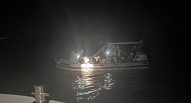 Karaburun açıklarında 17 göçmen kurtarıldı