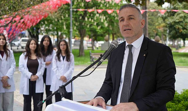 Karacan: "Her yıl yaklaşık 3 bin 800 eczacı mezun oluyor"