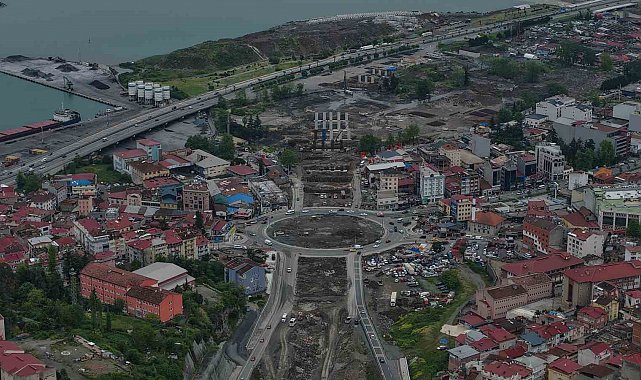 Karadeniz Sahil Yolu viyadüklerle Değirmendere Tüneli'ne bağlanıyor