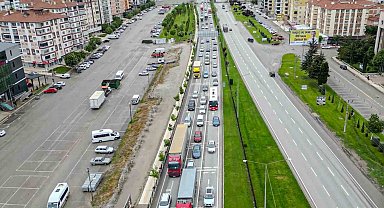 Karadeniz yolunda bayram yoğunluğu havadan görüntülendi