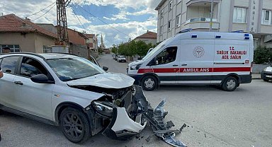 Karaman'da maddi hasarla atlatılan kaza kameraya yansıdı