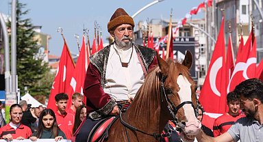 Karaman'da "Türk Dili Yürüyüşü" düzenlendi