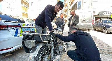 Karaman'da sürücüsünün bırakıp kaçtığı motosikletin şase numarasının kazınmış olduğu belirlendi