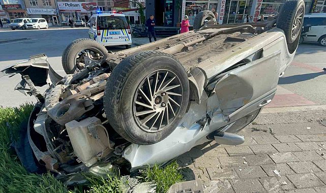 Karaman'da takla atan otomobil sürücüsü yaralandı