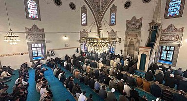 Karapınar'da bayram namazında vatandaşlar camilere akın etti